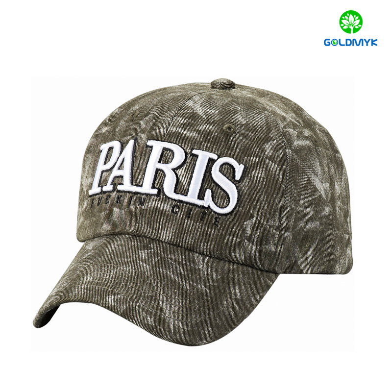 Six panel structured baseball cap with 3D embroidery 3D刺繍を施した6パネル構造のベースボールキャップ