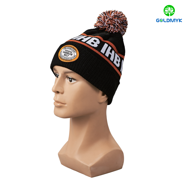 Black intasia pattern and patch embroidery Beanie hat with pom pom ブラックのインターシア柄とパッチ刺繍のポンポン付きビーニーハット