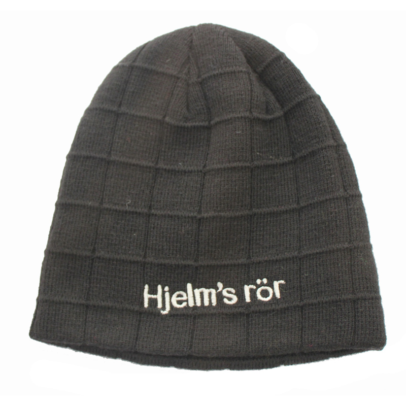 Stylish warm oversize winter beanie knit hat, cable knit chunky ski skull cap スタイリッシュで暖かいオーバーサイズの冬用ビーニーニット帽、ケーブルニットの分厚いスキースカルキャップ