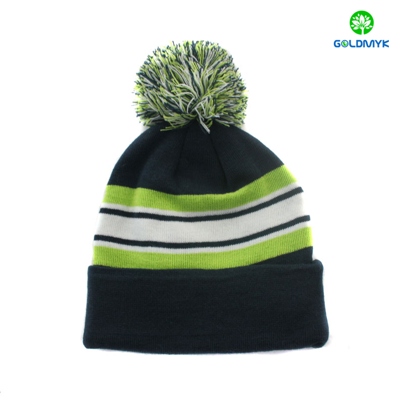 100% acrylic plain color beanie hat with pom pom and cuff アクリル100%のプレーンカラービーニーハット、ポンポンとカフ付き