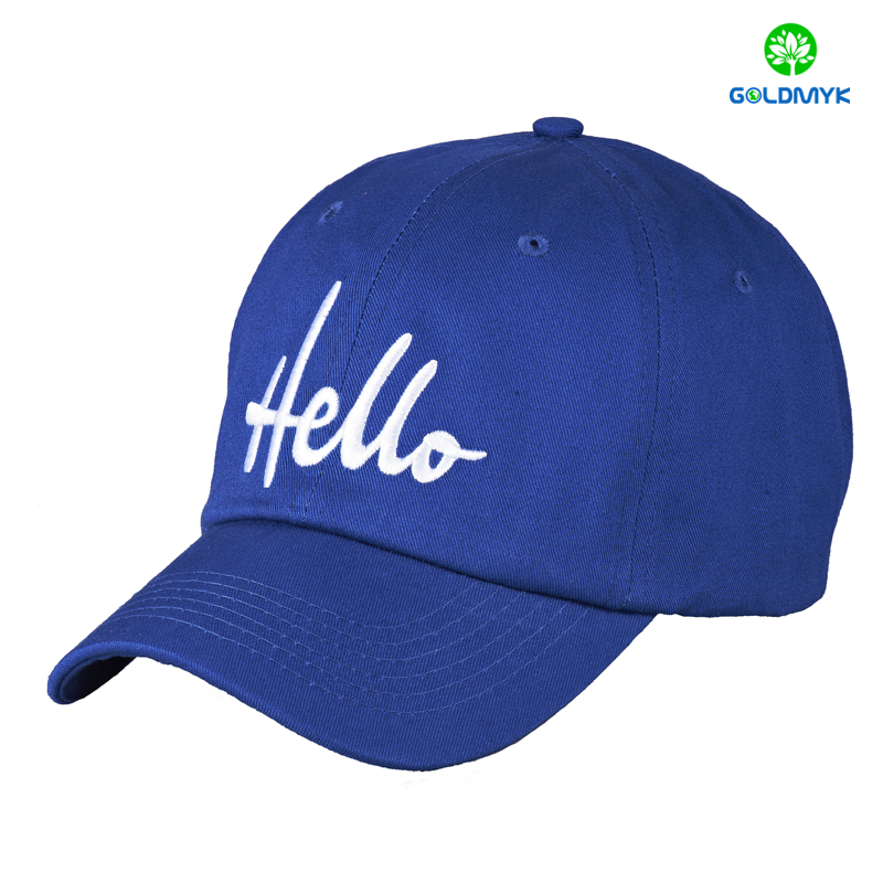 Blue 100% cotton baseball cap with simple flat embroidery シンプルなフラット刺繍を施したブルーのコットン 100% ベースボール キャップ