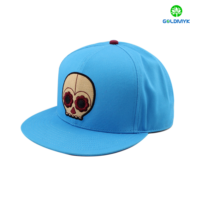 100% cotton snapback cap with felt patch logo フェルトパッチロゴ付きコットン100%のスナップバックキャップ