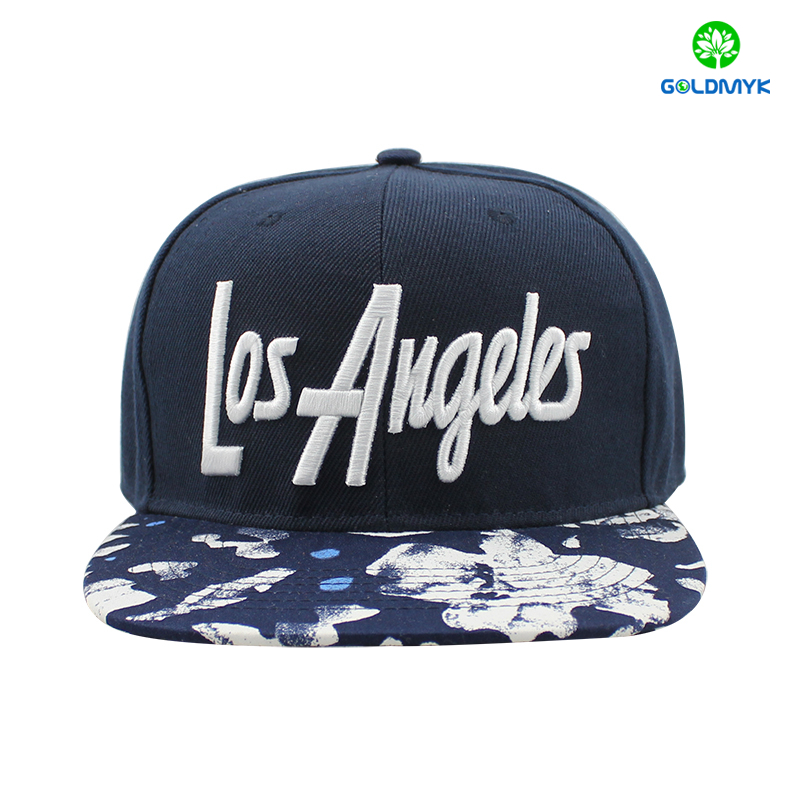 Acylic six panel snapback cap with flower pattern brim 花柄のつばが付いた非環状 6 パネル スナップバック キャップ