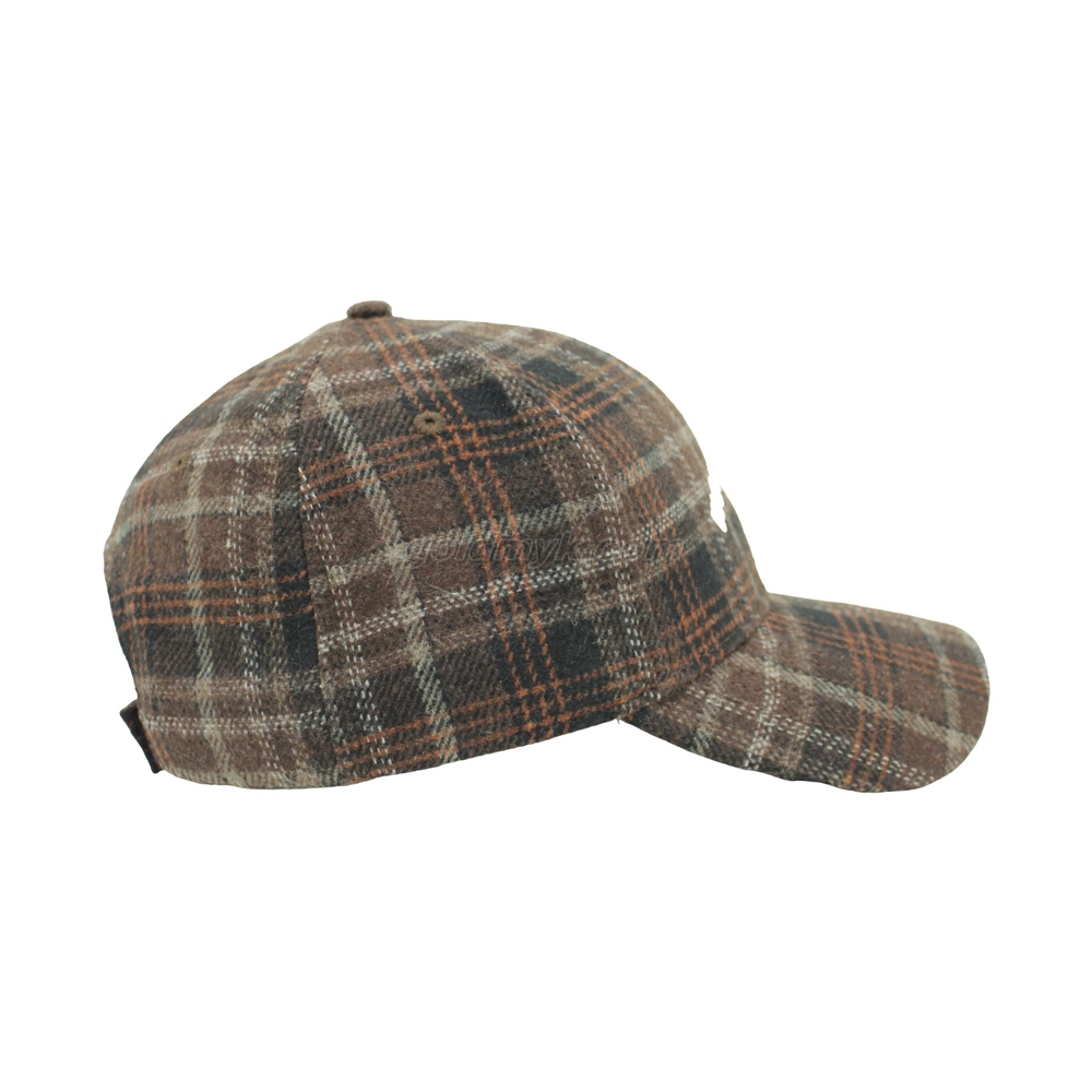 暖かくて濃厚で羊毛をチェックした生地の野球帽と帽子を添えたカスタム刺繍